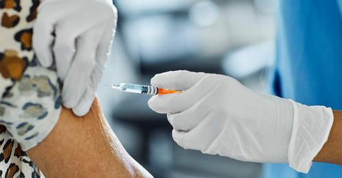 Kampf gegen Omikron: Kommt jetzt die vierte Corona Impfung?