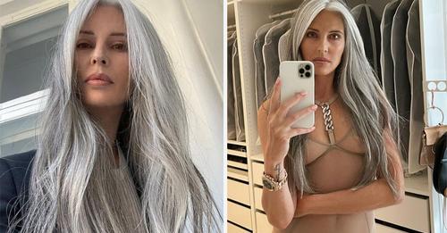 54-jährige Frau beschließt, ihr graues Haar natürlich zu lassen – jetzt inspiriert sie Tausende von Frauen